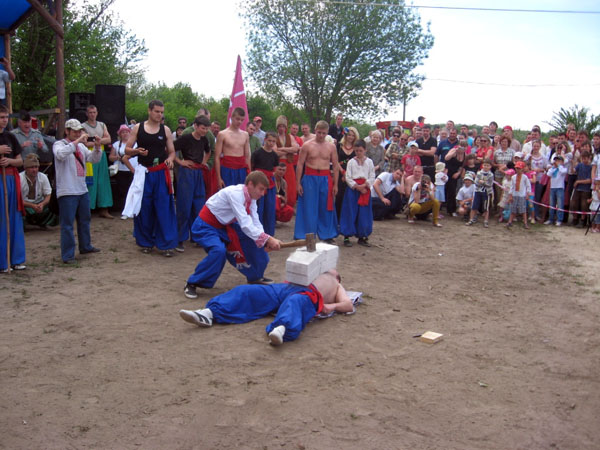 Вшанували захисників на козацькому фестивалі