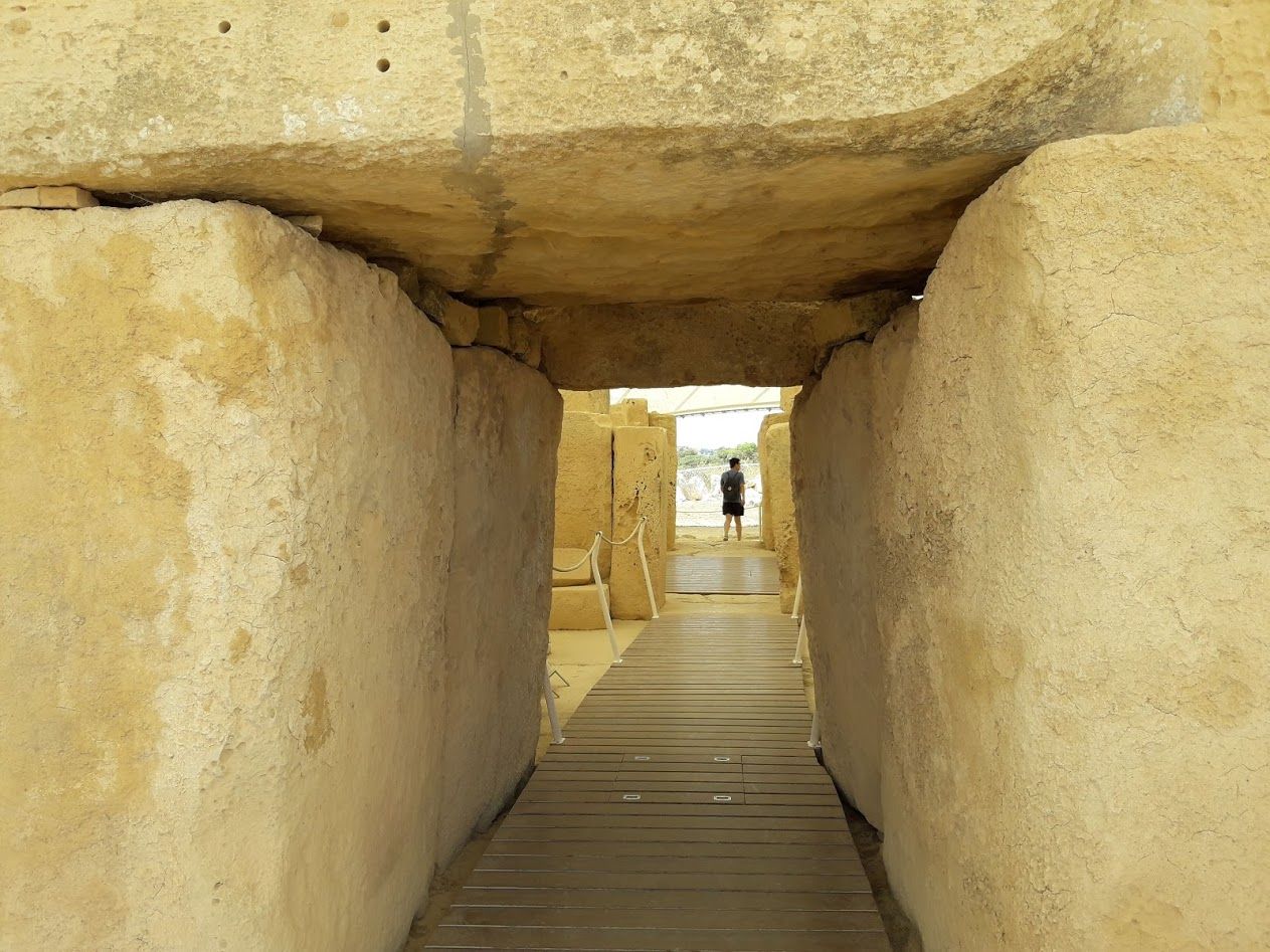 Залишки мегалітичного храму доісторичного періоду. На Мальті знайдено 5 таких мегалітичних структур. Вони вважаються одними з найдавніших релігійних місць у світі