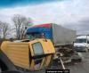 На Рівненщині вантажівка протаранила мікроавтобус (ФОТО/ВІДЕО)