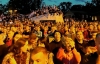 Кілька тисяч рівнян разом ввечері «тусувалися» у парку (ФОТО/ВІДЕО)