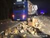 На «Варшавці» ускладнений рух: водій вантажівки загинув, а трасу очищають від кукурудзяних паличок