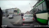 У Рівному велосипедист врізався у тролейбус (ВІДЕО)