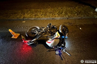 17-річний мотоцикліст в ДТП у Рівному зламав ногу