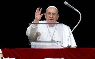Папа Римський закликав Україну викинути білий прапор і розпочати переговори з Росією