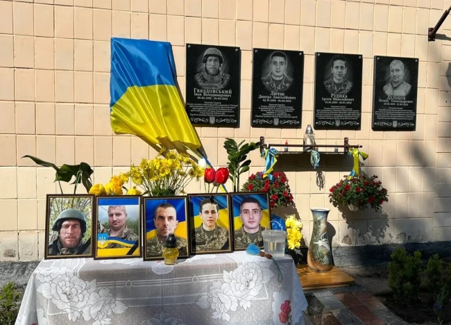 На Костопільщині з`явилися меморіальні дошки ще двом полеглим воїнам
