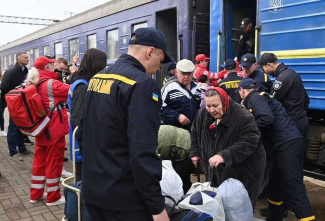 На Рівненщину приїхав ще один евакуаційний потяг зі сходу (ФОТО)