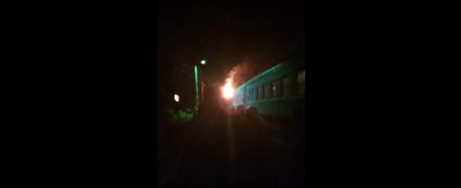 Потяг Ковель-Сарни загорівся на ходу – на два дні скасували рейси (ВІДЕО)