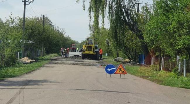 Спрацювала гарантія: дорогу через Бугрин відремонтували за місяць