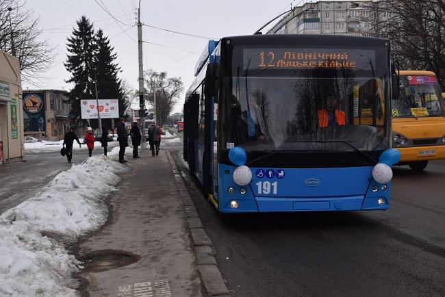 У Рівному почали їздити тролейбуси №12 (ФОТО)