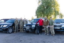 Піхотинці отримали три автомобілі і обладнання від «Вереса» 